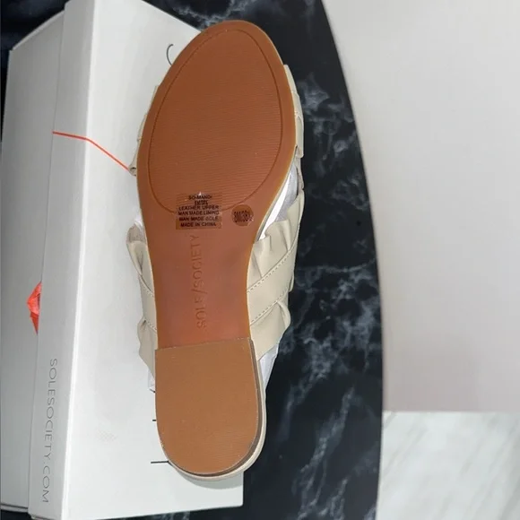 Sole Society Leather Ruffle Slide Sandals Size 8 Mandi Dove Gray AUTHENTIC NEW - Picture 5 of 6